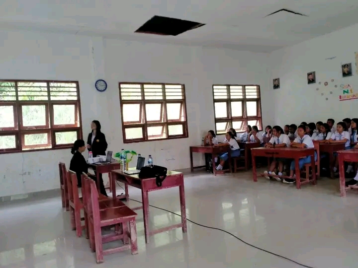 Keterangan Gambar Tiga